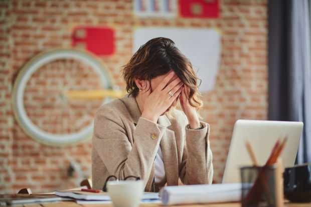 Το υπερβολικό άγχος προκαλεί συνεχή κόπωση στο εργασιακό περιβάλλον
