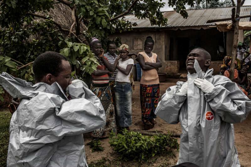 Η Έμπολα στην Αφρική προκάλεσε φόβο και πανικό