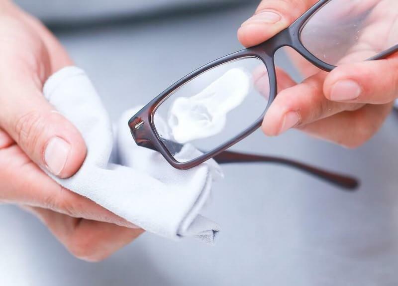 πώς να αφαιρέσετε γρατσουνιές σε γυαλιά