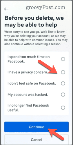 Επιλέγοντας να διαγράψετε έναν λογαριασμό Facebook στο κινητό
