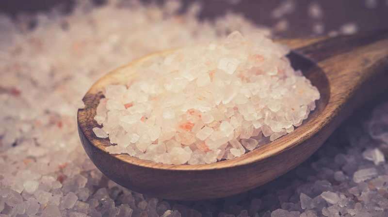 Θαλασσινό αλάτι και επιτραπέζιο αλάτι: Ποιο θα πρέπει να προτιμάται;