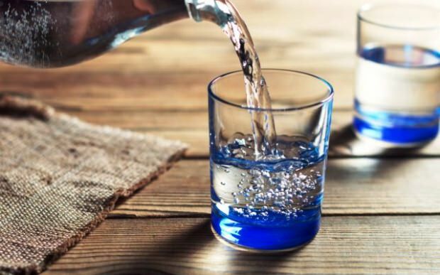 ποιοι είναι οι τρόποι του πόσιμου νερού; Πώς να πίνετε νερό;