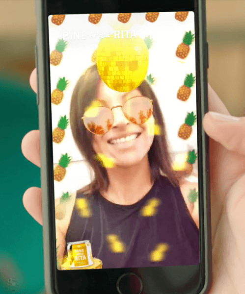 Οι διαφημιζόμενοι μπορούν πλέον να προβάλλουν και να διαχειρίζονται τις δικές τους διαφημιστικές καμπάνιες AR μαζί με Snap Ads, Story Ads και Filters απευθείας από το εργαλείο αυτοεξυπηρέτησης του Snapchat.