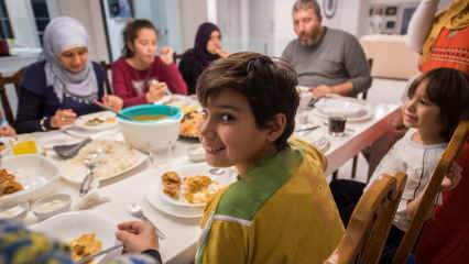 Απαραίτητα έθιμα του sahur και των iftars που πραγματοποιήθηκαν με τις οικογένειες το Ραμαζάνι