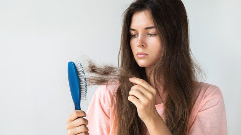 Γιατί τα μαλλιά πέφτουν; 3 φυσικά μείγματα που σταματούν την τριχόπτωση