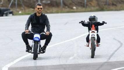 Ο Kenan Sofuoğlu πήρε τον 3χρονο γιο του στο ποδήλατο μόνος! Έφερε καρδιές στο στόμα