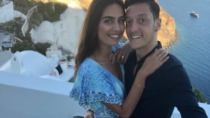 Οι Mesut Özil και Amine Gülşe είναι αρραβωνιασμένοι