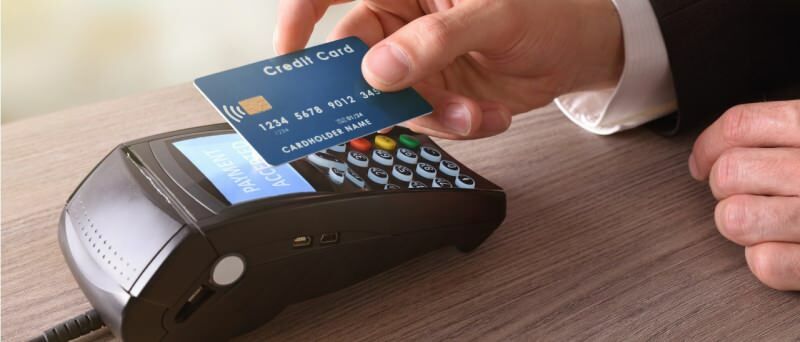 Πώς να αποκτήσετε μια χρεωστική κάρτα