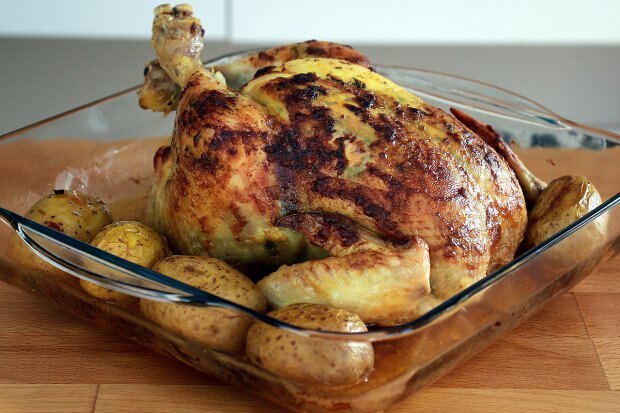 μαγείρεμα γευστικό ολόκληρο κοτόπουλο
